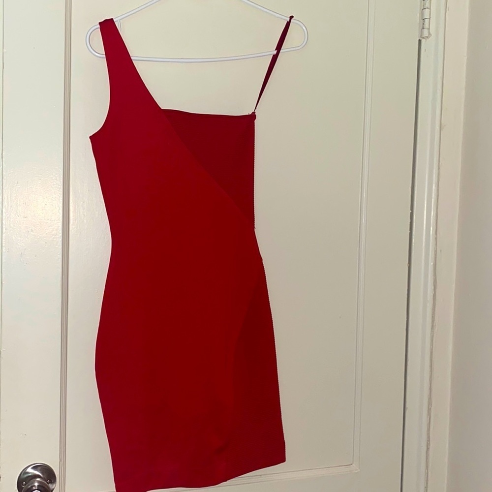 french connection tight fitting red one shoulder dress size: 4
